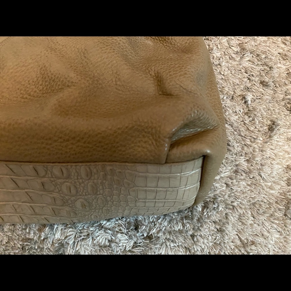 Brahmin shoulder bag light grey/Olive with tassel and hang tag - Picture 6 of 10